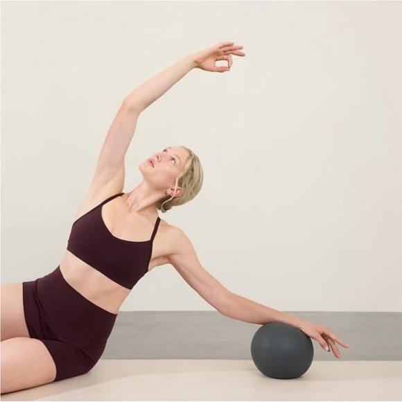 Athleta Vital Bra A-C NWT MEDIUM Spiced Cabernet - Picture 4 of 7